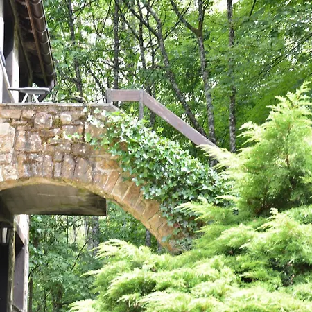 Holiday home In The Heart Of The Ardennes Woods, Cleaning Included *